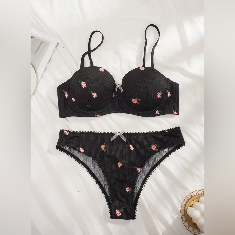 Floral Print Bra & Panties - Picture 7 of 10